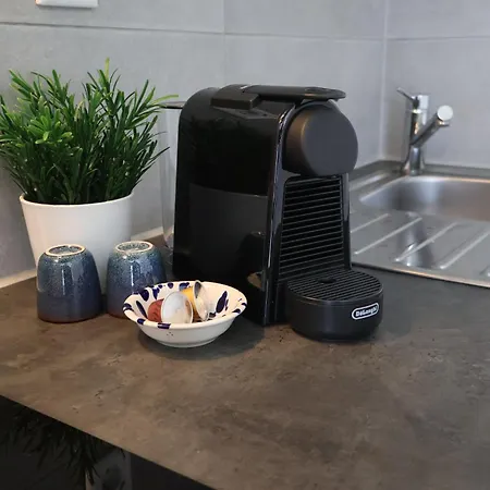 Exklusive Studio-apartments Mit Balkon Apartamento
